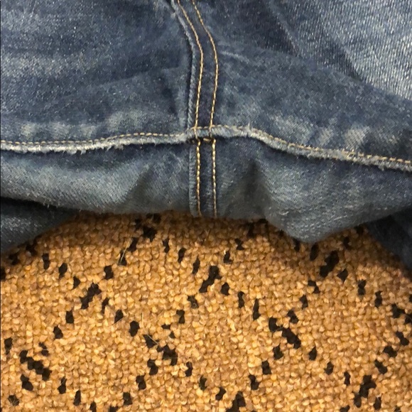 Old Navy the flirt Capri length distressed jeans - Picture 8 of 8